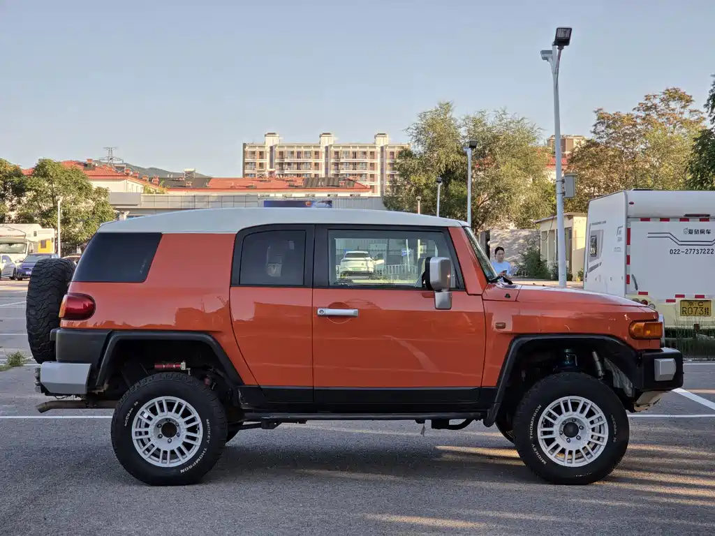 Toyota FJ Cruiser — миниатюра 8