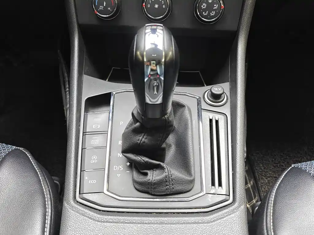 Volkswagen Lavida — миниатюра 8