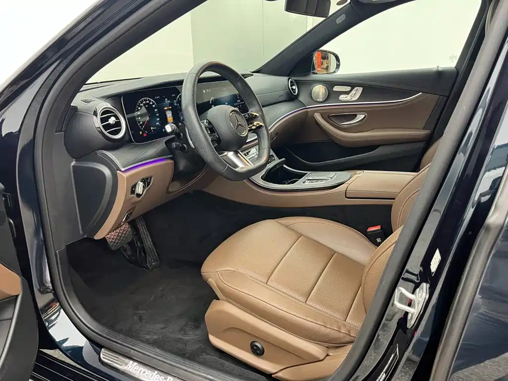 Mercedes-Benz E-Class — миниатюра 8