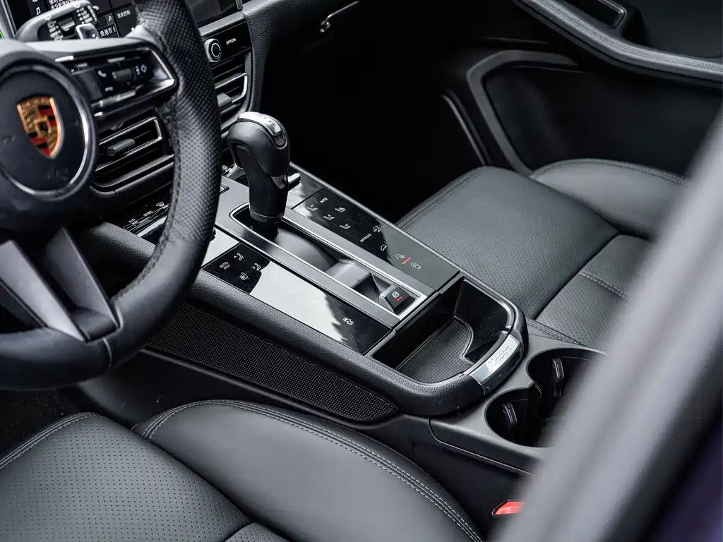 Porsche Macan — миниатюра 7