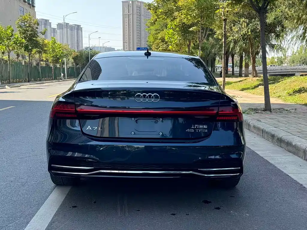 Audi A7L — миниатюра 5