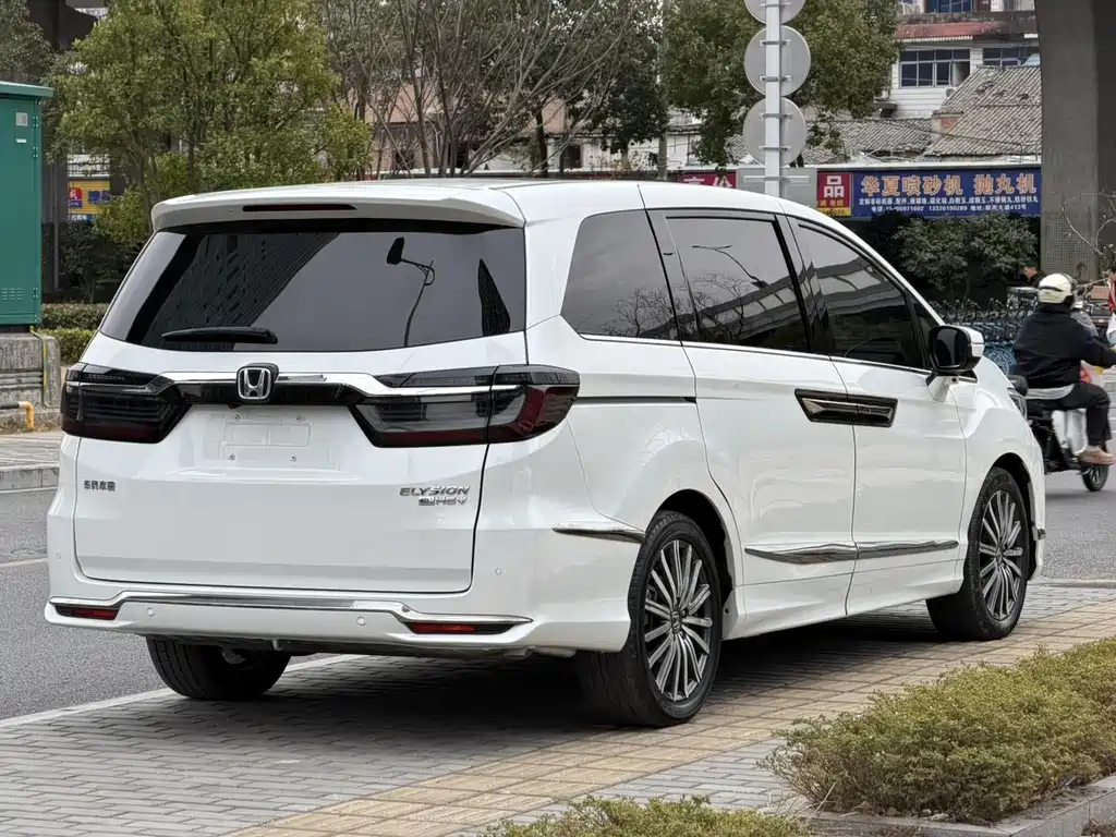 Honda Elysion — миниатюра 2