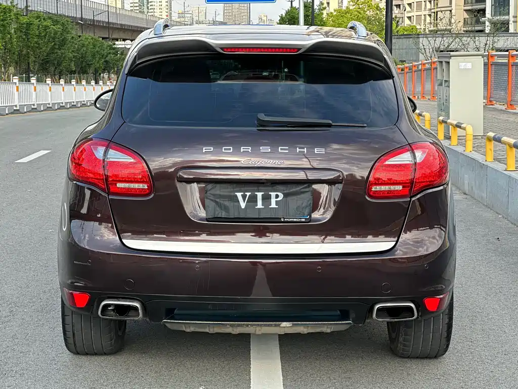 Porsche Cayenne — миниатюра 13