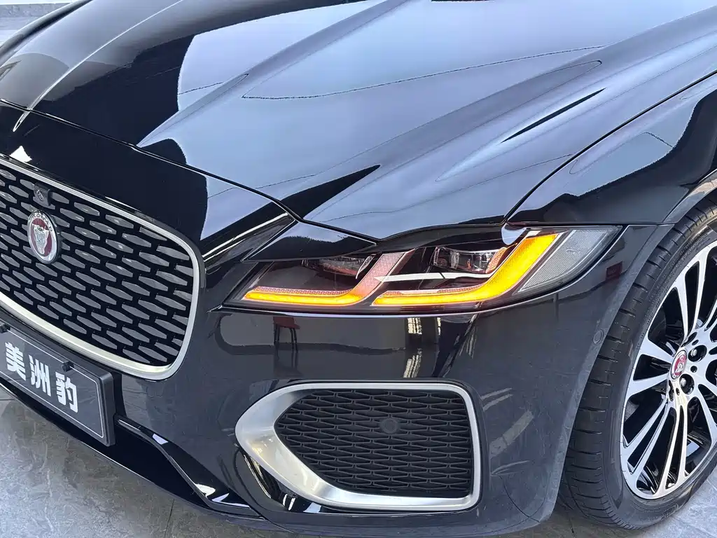 Jaguar XFL — миниатюра 5