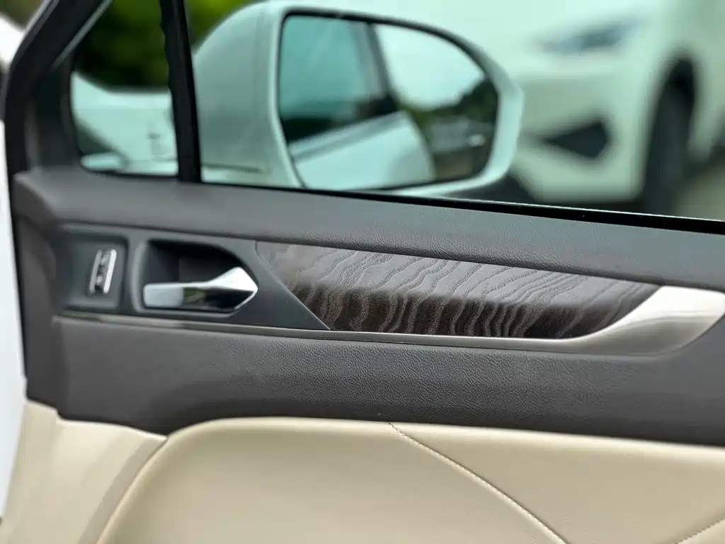 Lincoln MKC — миниатюра 20