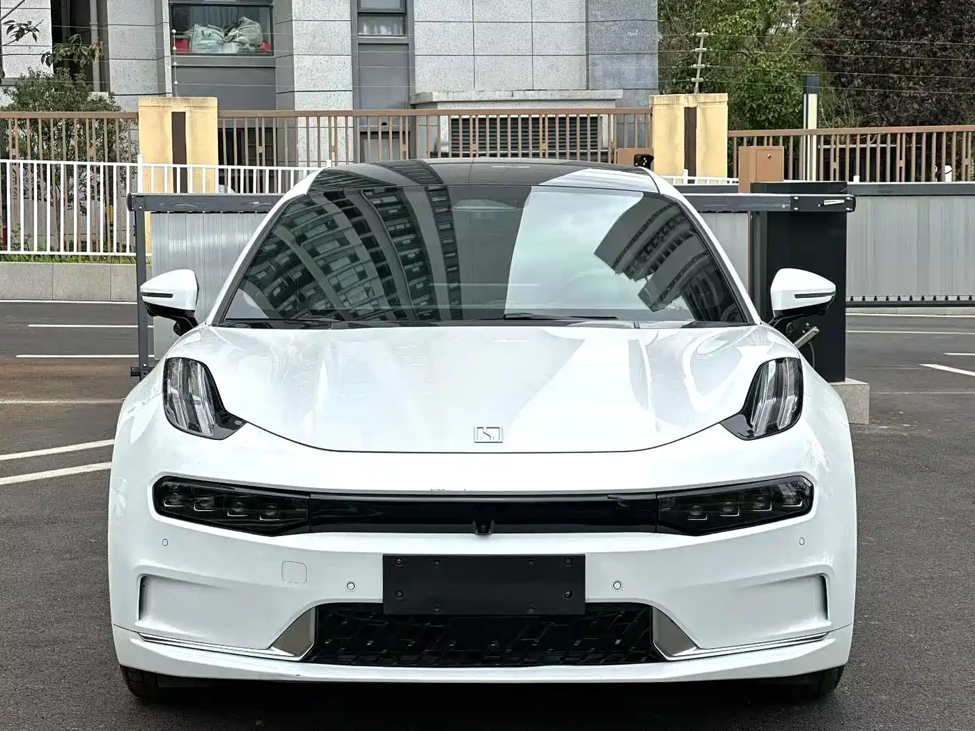 Zeekr 001