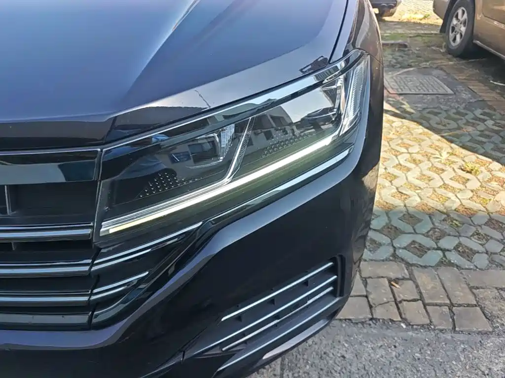 Volkswagen Touareg — миниатюра 24