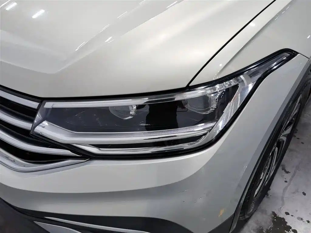 Volkswagen Tiguan L L 2022 330TSI AT Smart