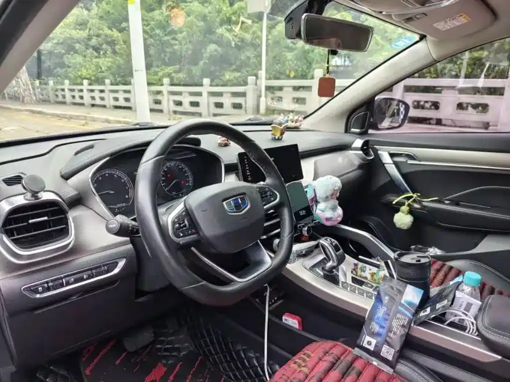 Geely Binyue — миниатюра 5