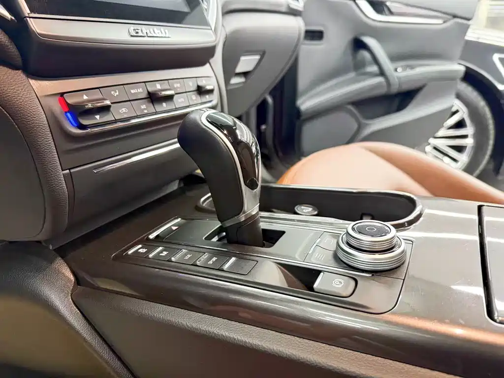 Maserati Ghibli — миниатюра 12