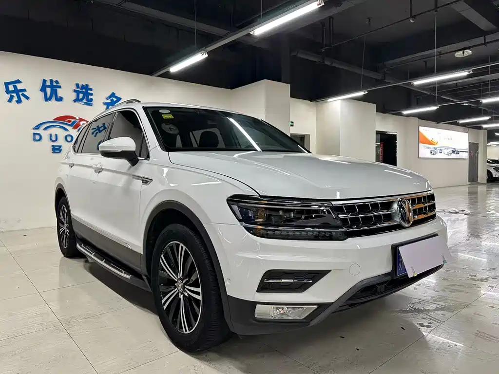 Volkswagen Tiguan L — миниатюра 3