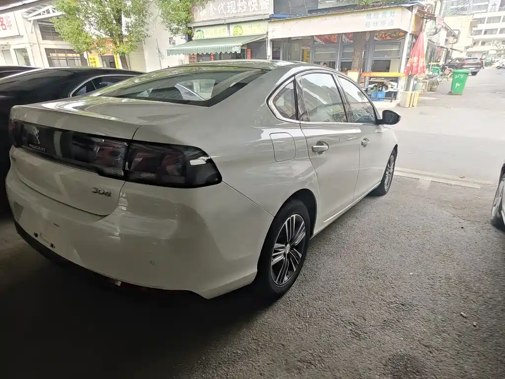 Peugeot 308 — миниатюра 5