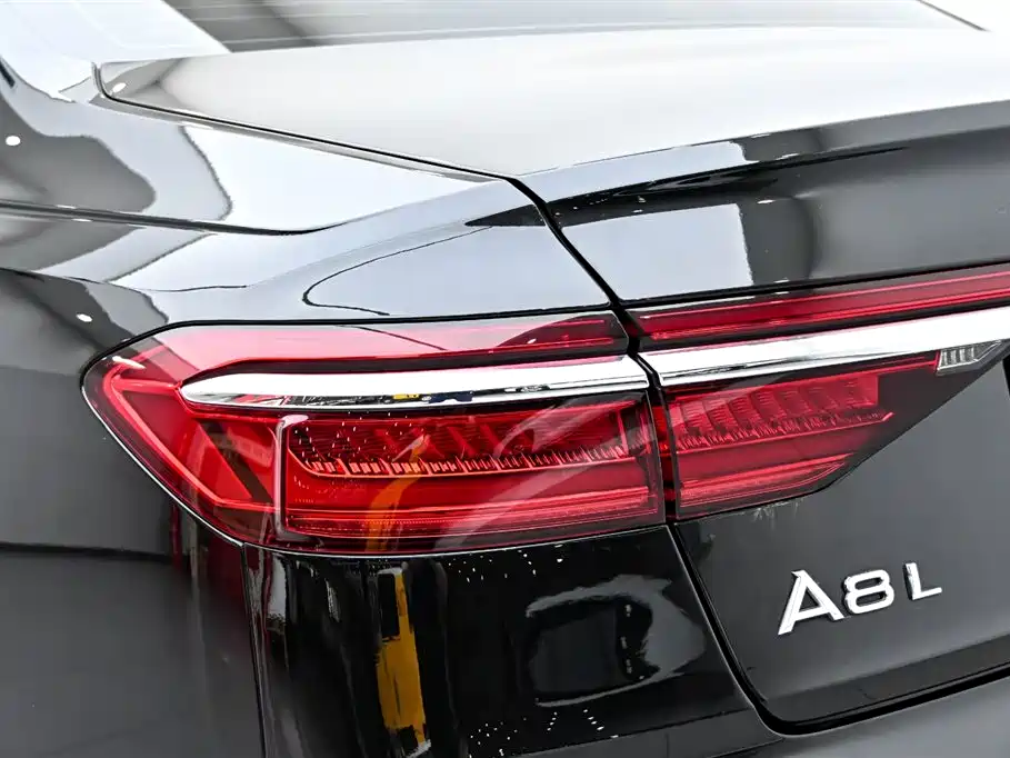 Audi A8 New Energy A8L 60 TFSIe quattro Collection Edition, фото 9