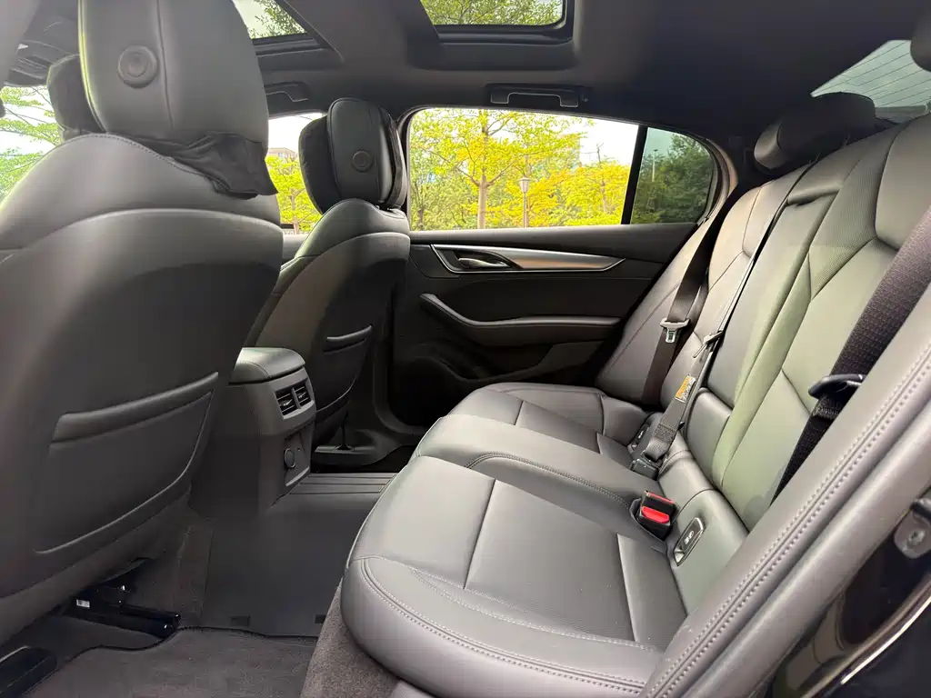 Cadillac CT5 — миниатюра 9
