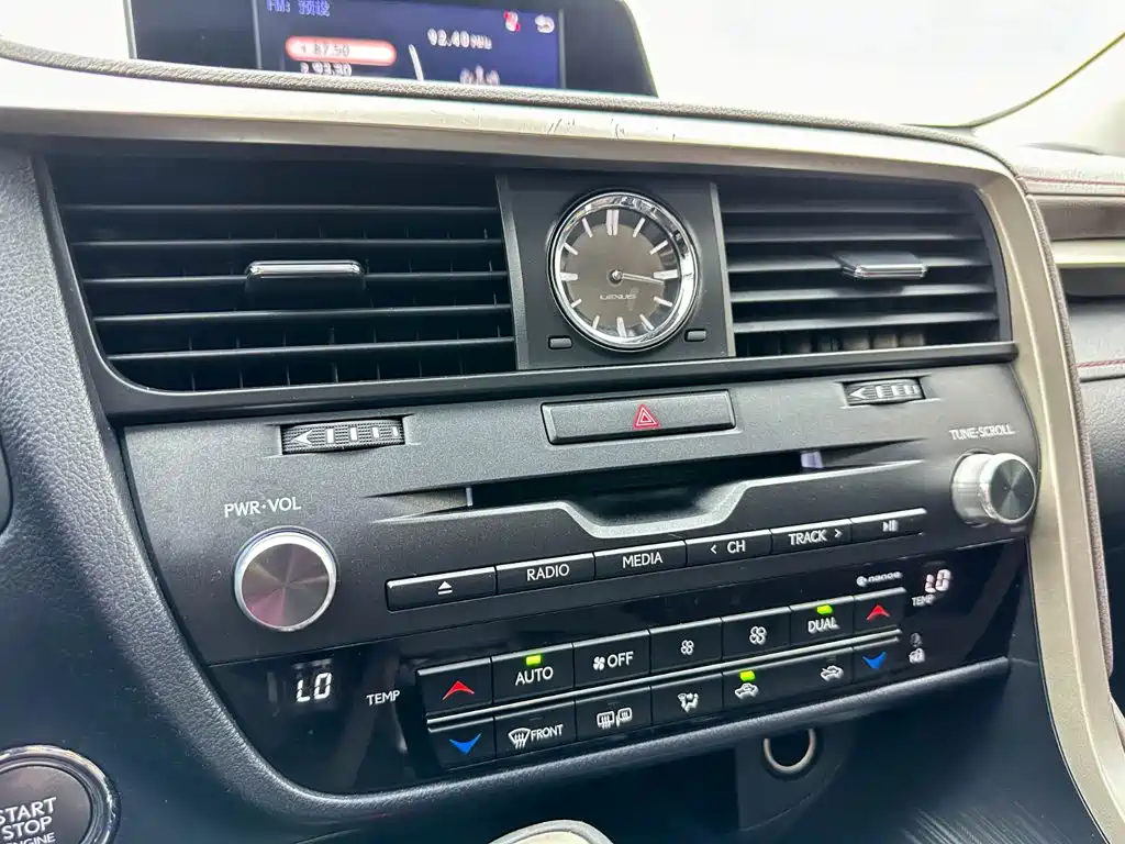Lexus RX — миниатюра 13