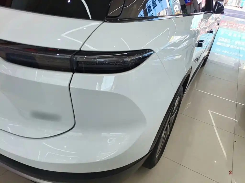 NIO ES6 — миниатюра 8