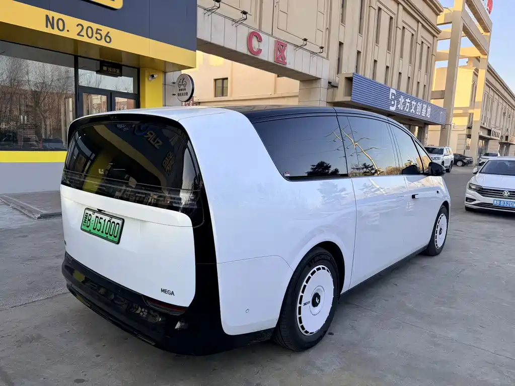 Li Auto IDEAL MEGA
