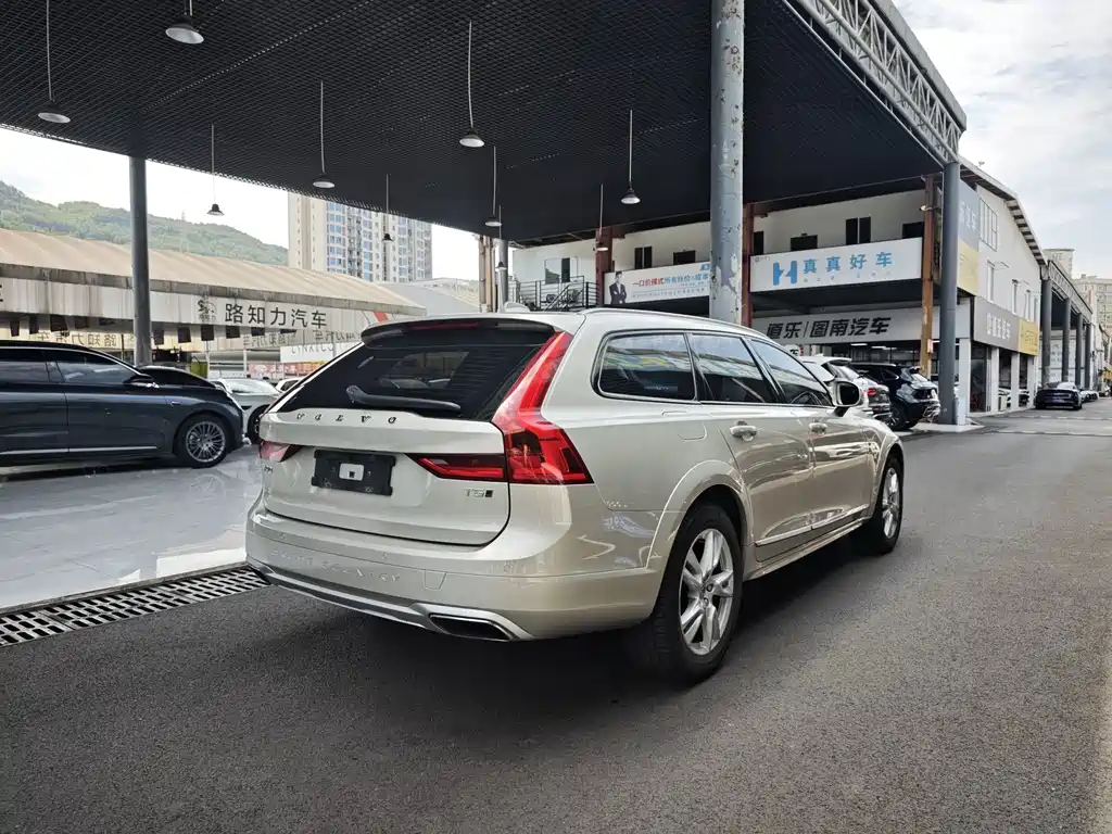 Volvo V90 — миниатюра 7