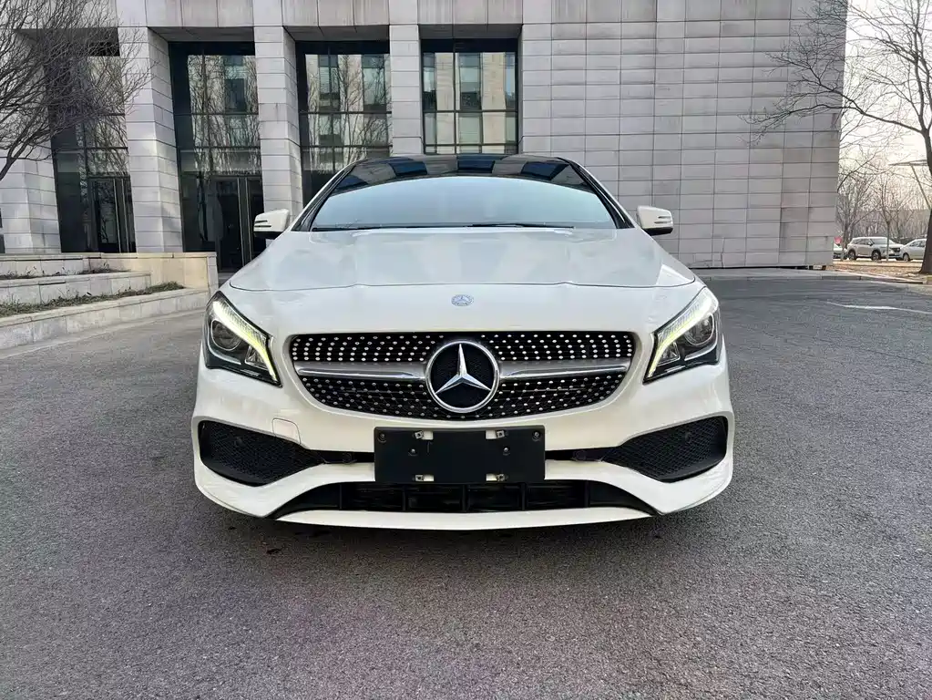 MERCEDES-BENZ CLA