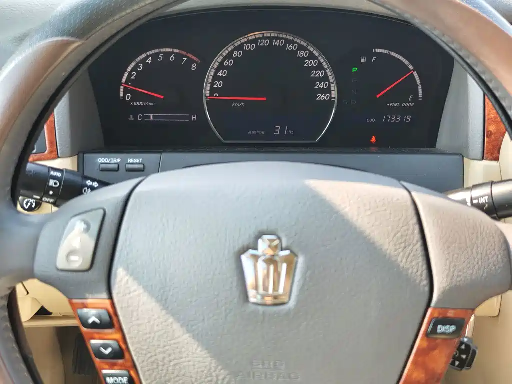 Toyota Crown — миниатюра 15