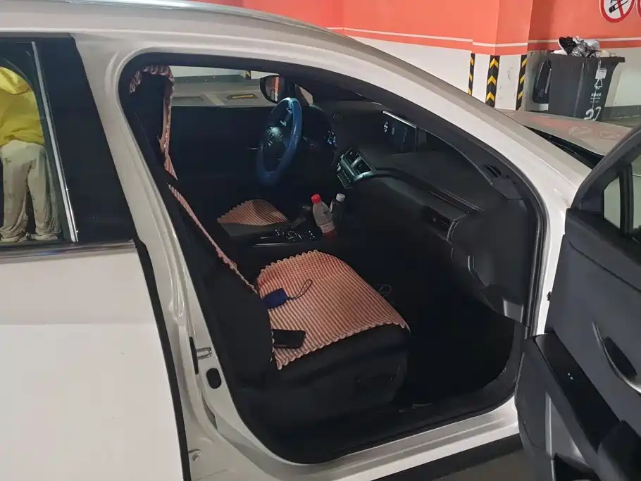 Lexus UX — миниатюра 8