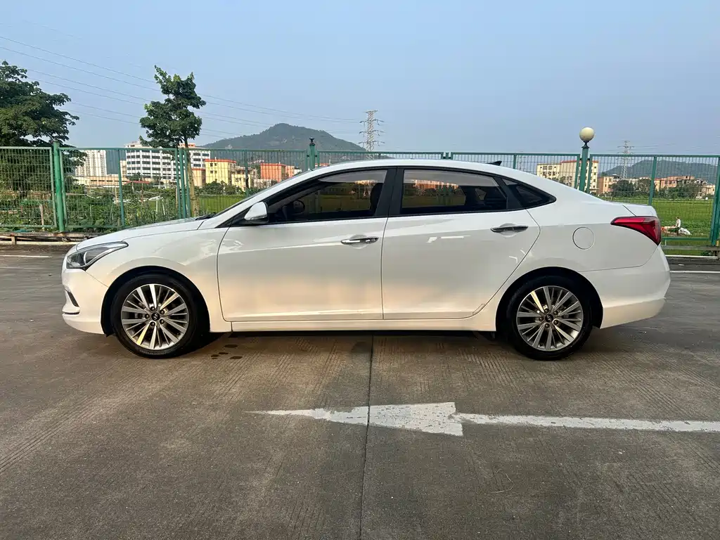 Hyundai Mistra — миниатюра 5