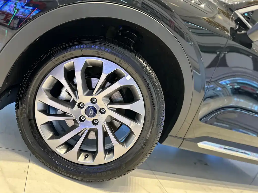 Ford Equator — миниатюра 4