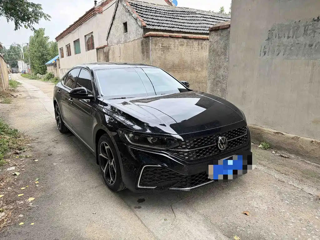 Volkswagen Passat 2025