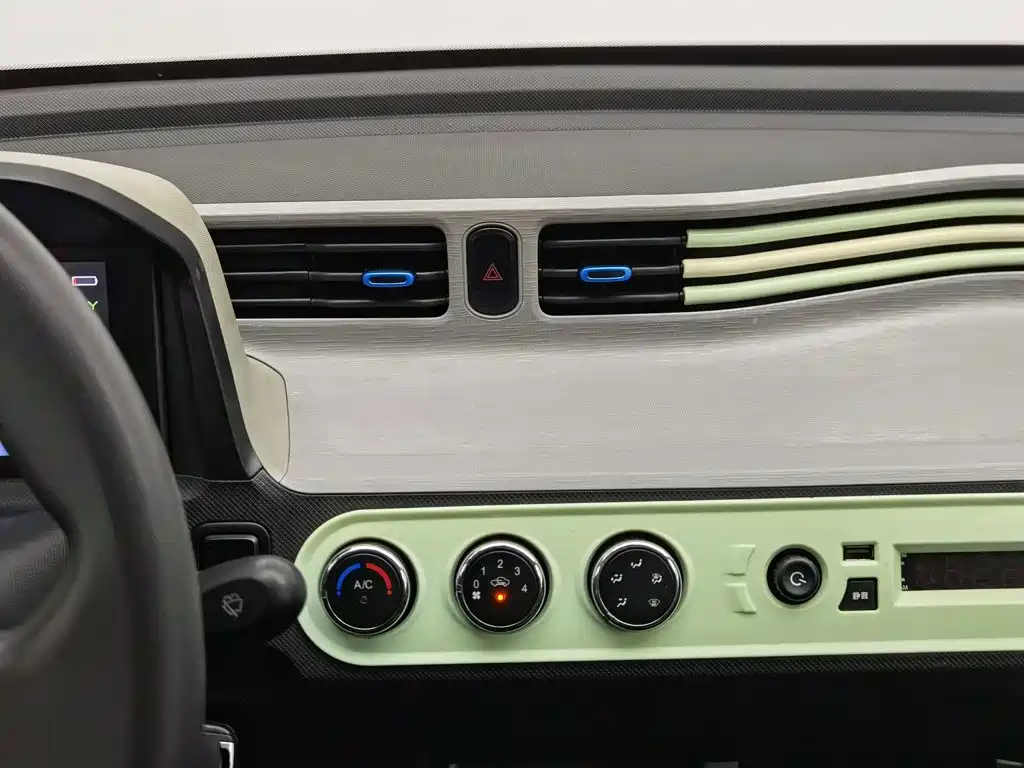 Wuling MINIEV — миниатюра 12