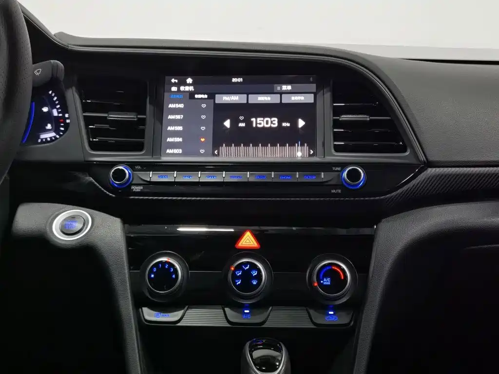 Hyundai Elantra — миниатюра 12