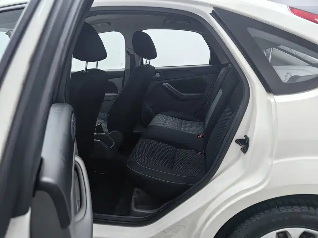 Ford Focus — миниатюра 15