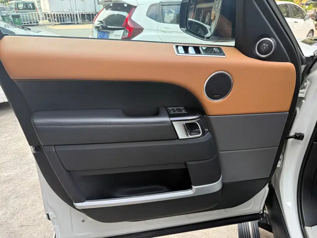 Land Rover Sport — миниатюра 7