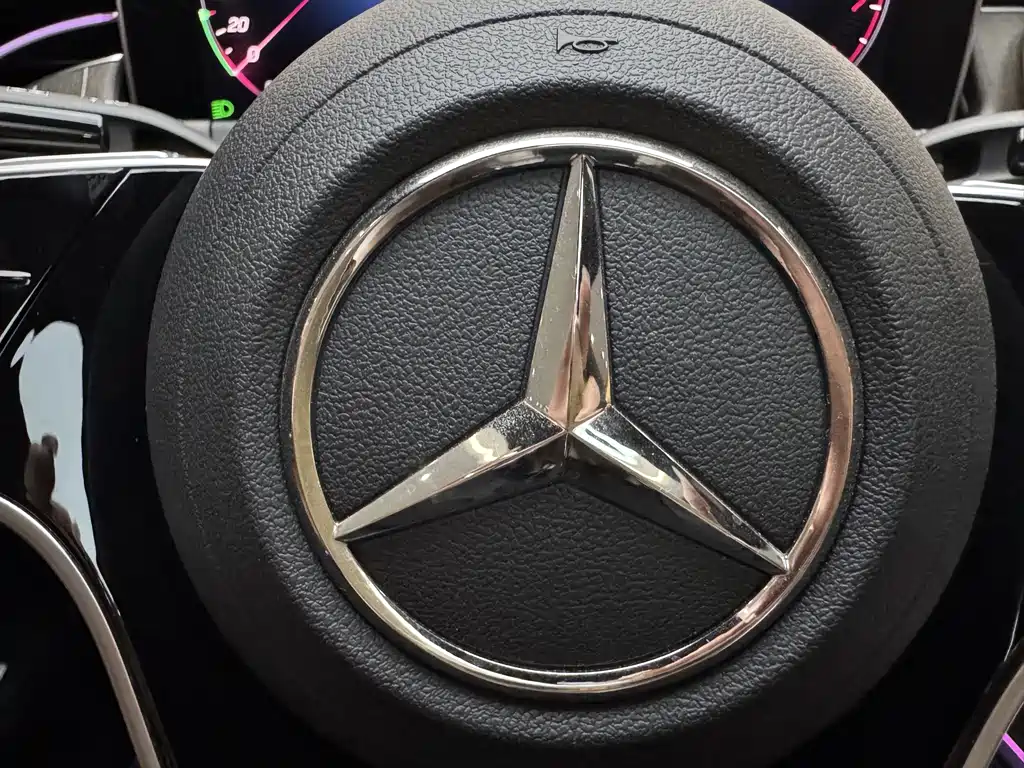 Mercedes-Benz E-Class — миниатюра 25