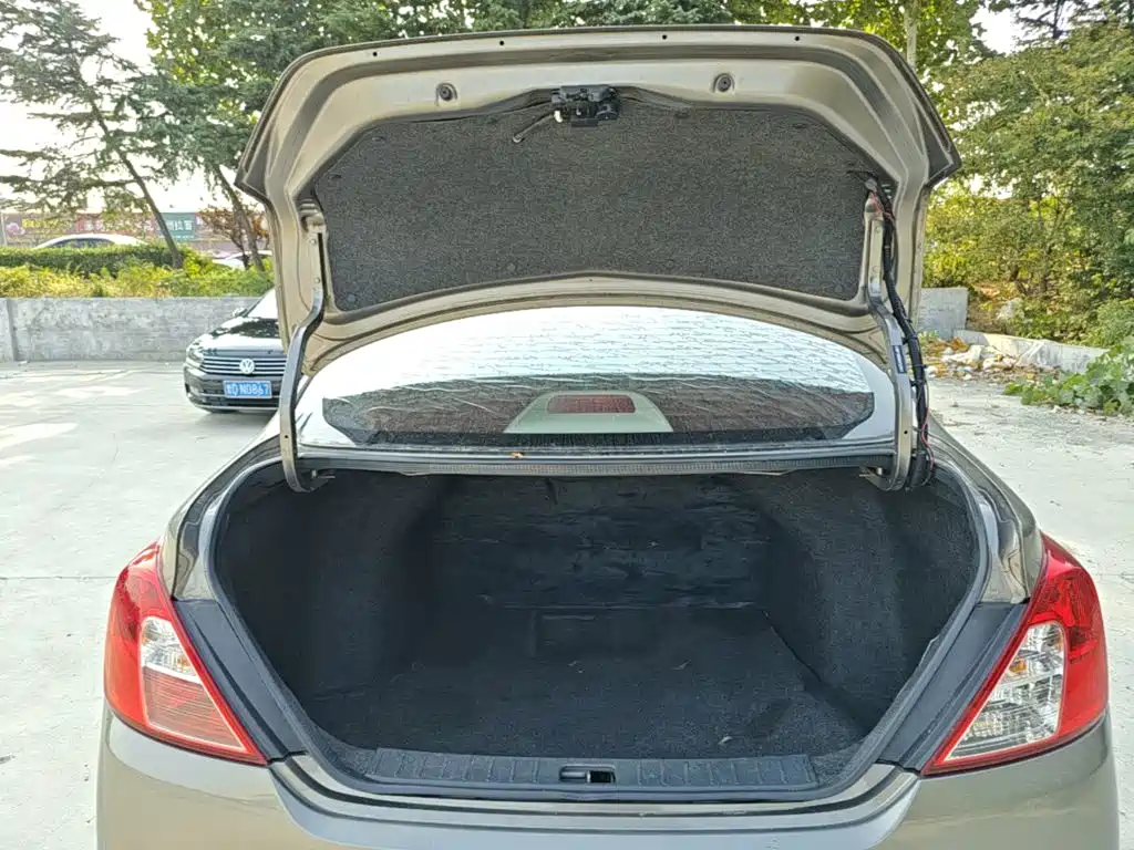 Nissan Sunny — миниатюра 19