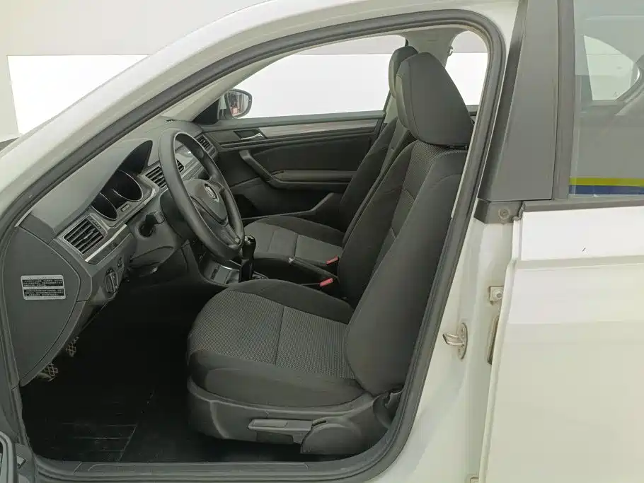 Volkswagen Bora 2017 1.6L MT Fashion