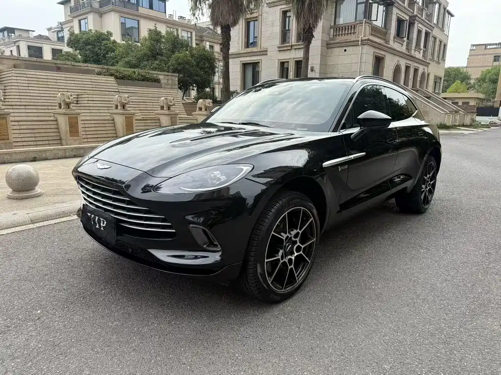 Aston Martin DBX