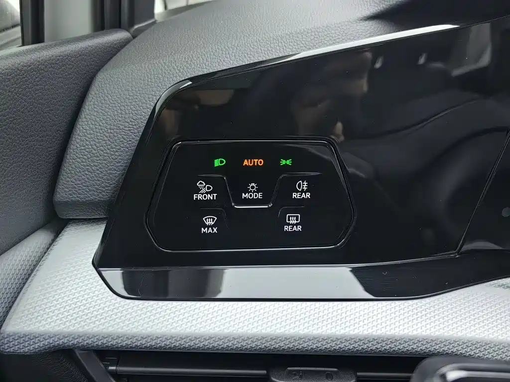 Volkswagen Golf — миниатюра 21