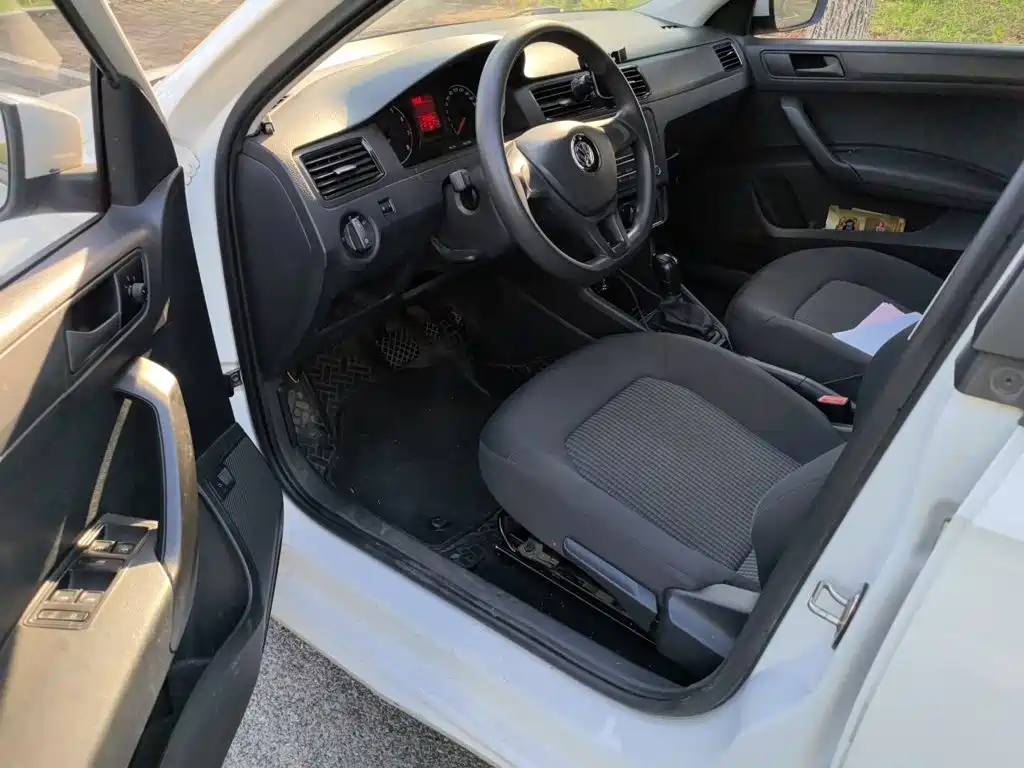 Volkswagen Santana — миниатюра 14