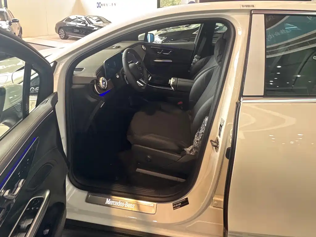 MERCEDES-BENZ EQE SUV