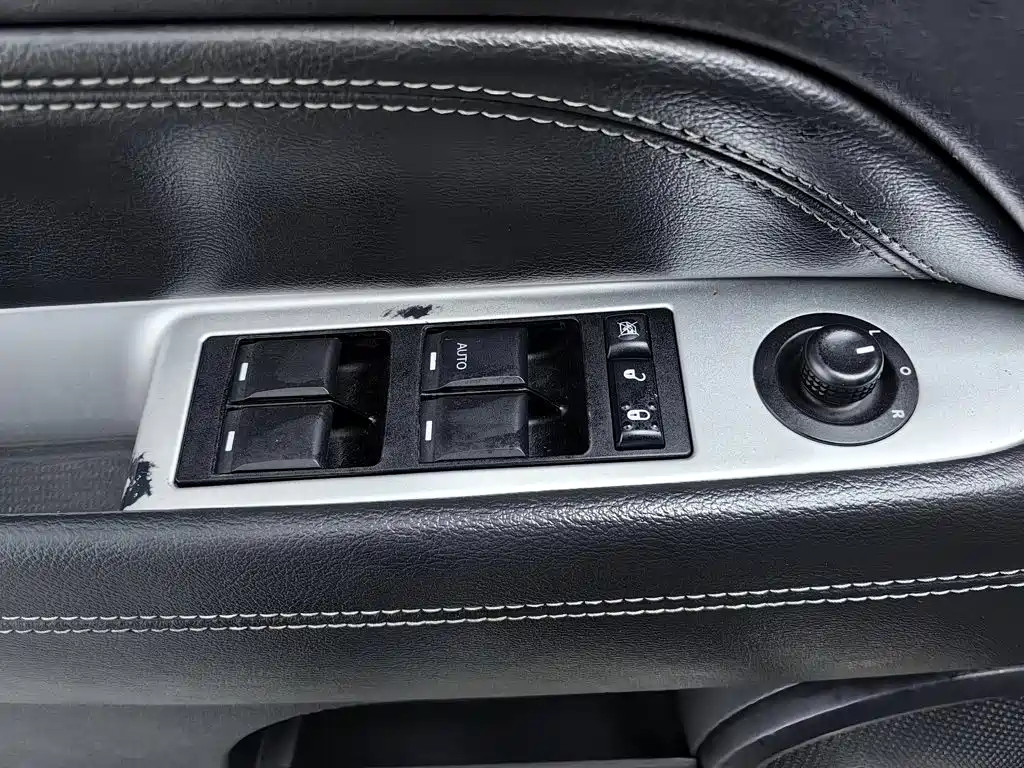 Jeep Compass (Import) — миниатюра 9