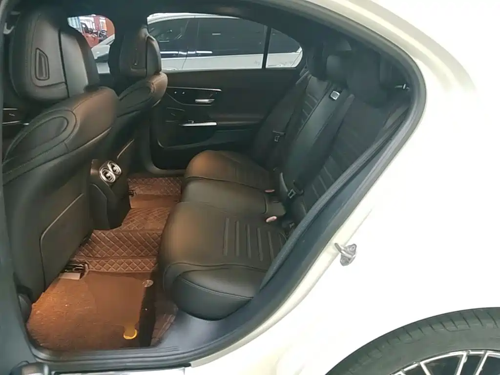 Mercedes-Benz C-Class — миниатюра 17