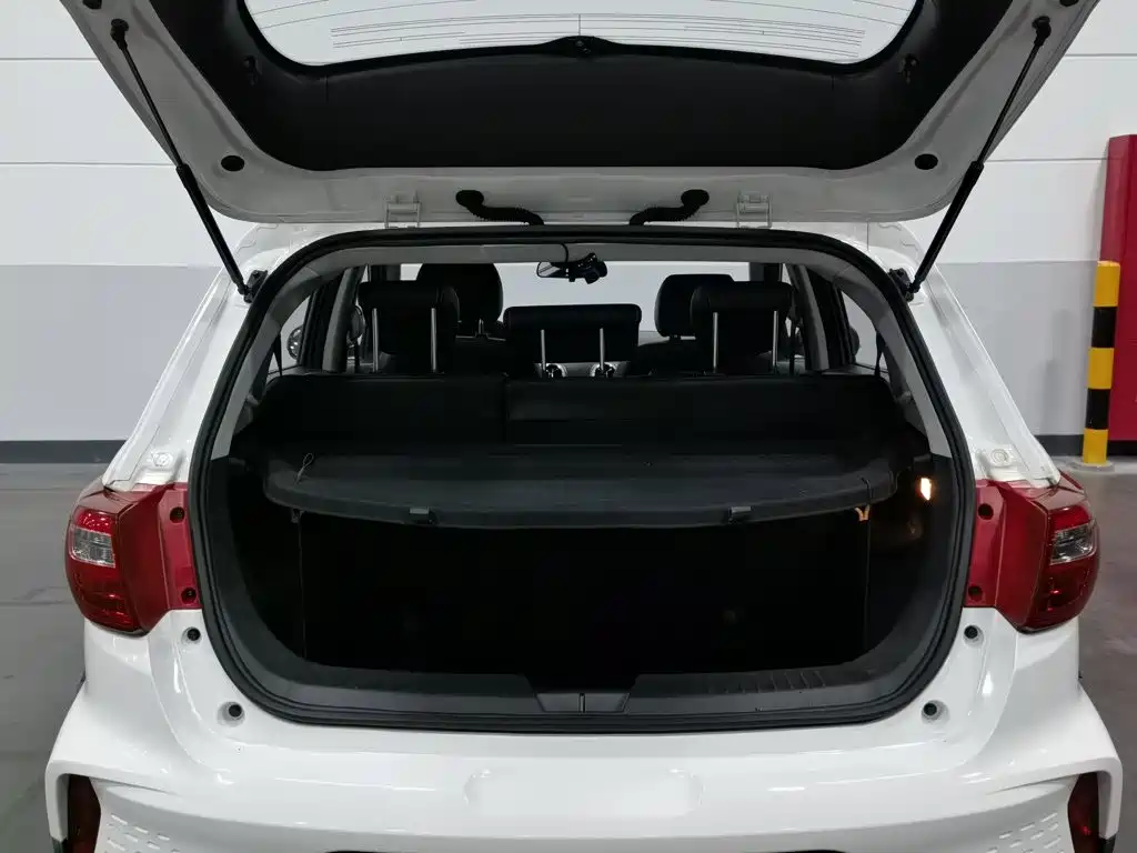 BAIC New Energy EC5 — миниатюра 16