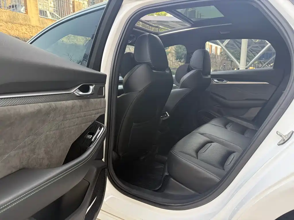 GEELY AUTOMOBILE XINGRUI