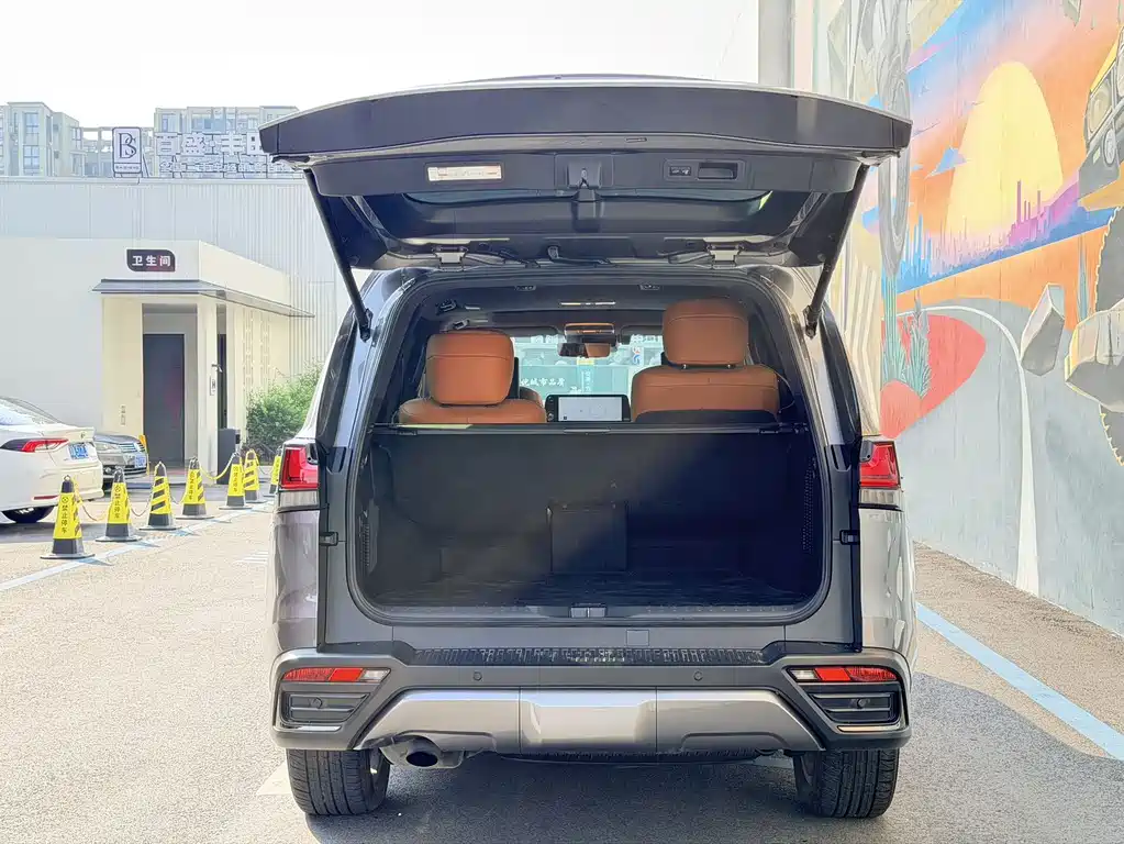 Lexus LX — миниатюра 7