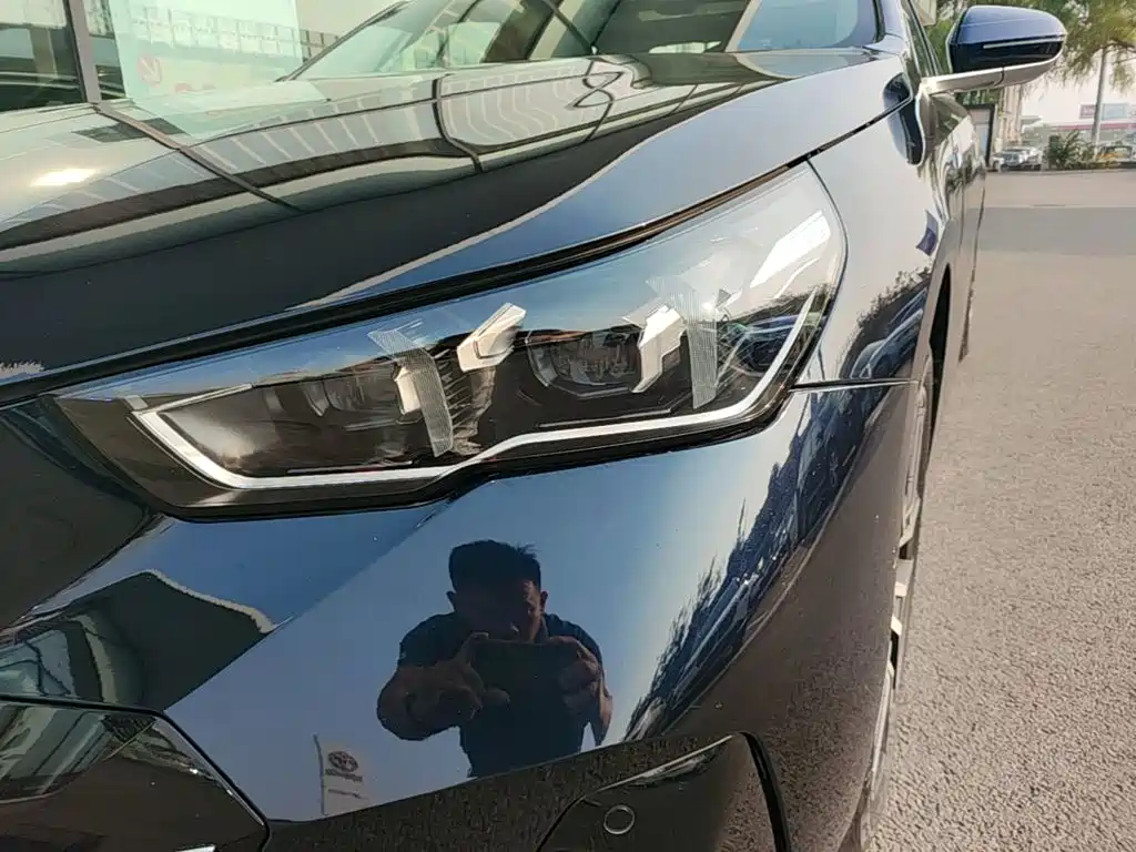 BMW i5 — миниатюра 24