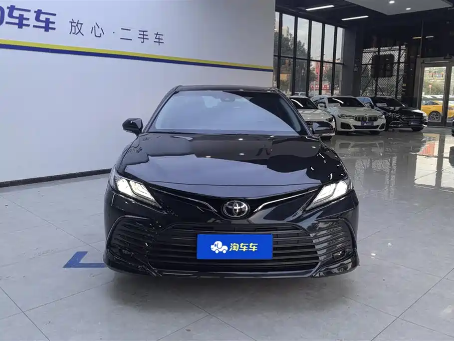Toyota Camry 2021 2.0G Luxury