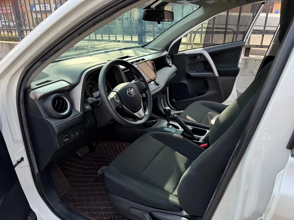 TOYOTA RAV4 RONGFANG