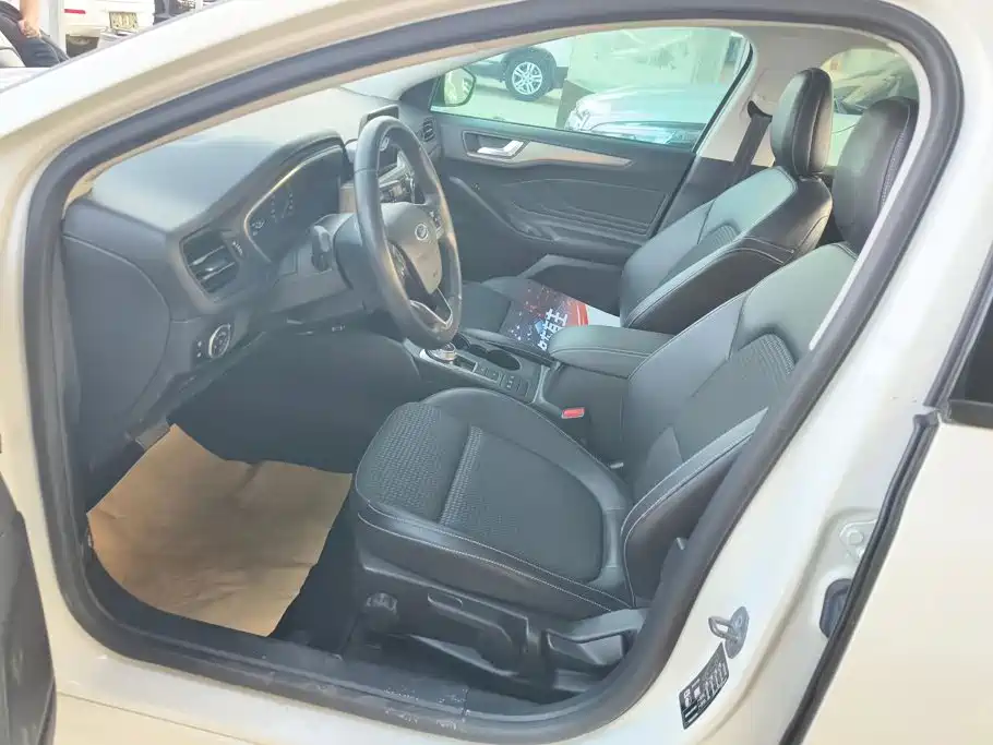 Ford Focus — миниатюра 8