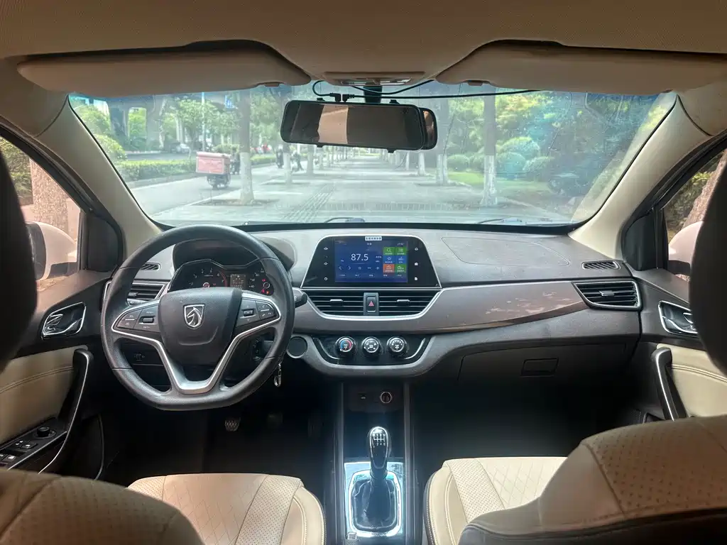 Baojun 310W — миниатюра 14