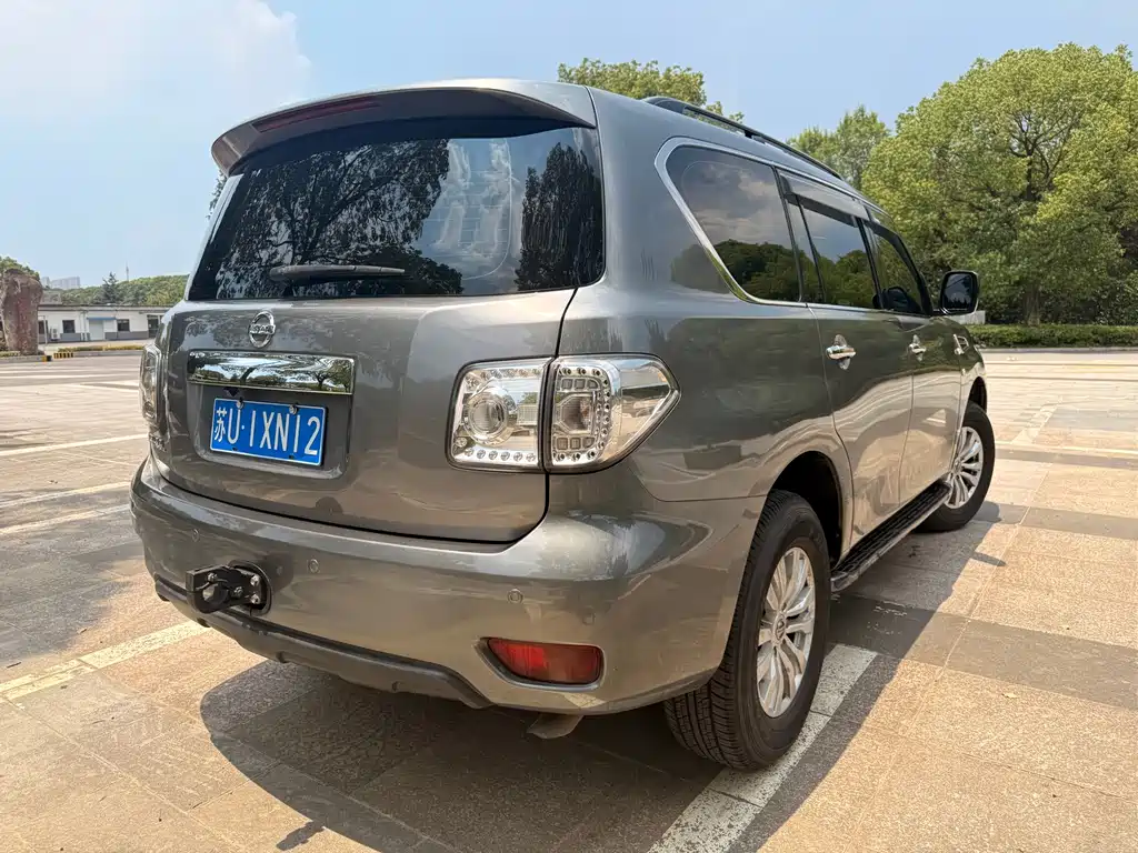 Nissan Patrol — миниатюра 7